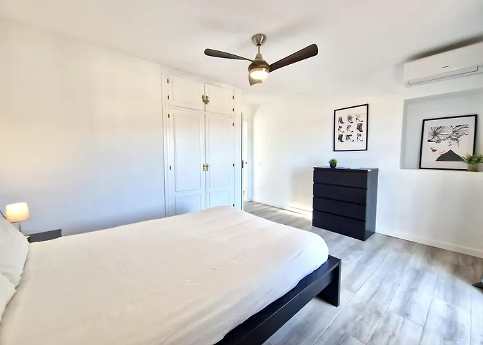 Sr Marina Del Sol 2bdr With Sea View And Garden Hébergement de vacances *